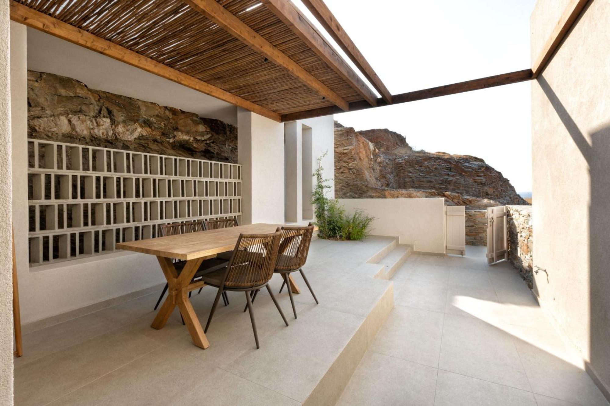 Yfes Hotel Kythnos Exterior photo